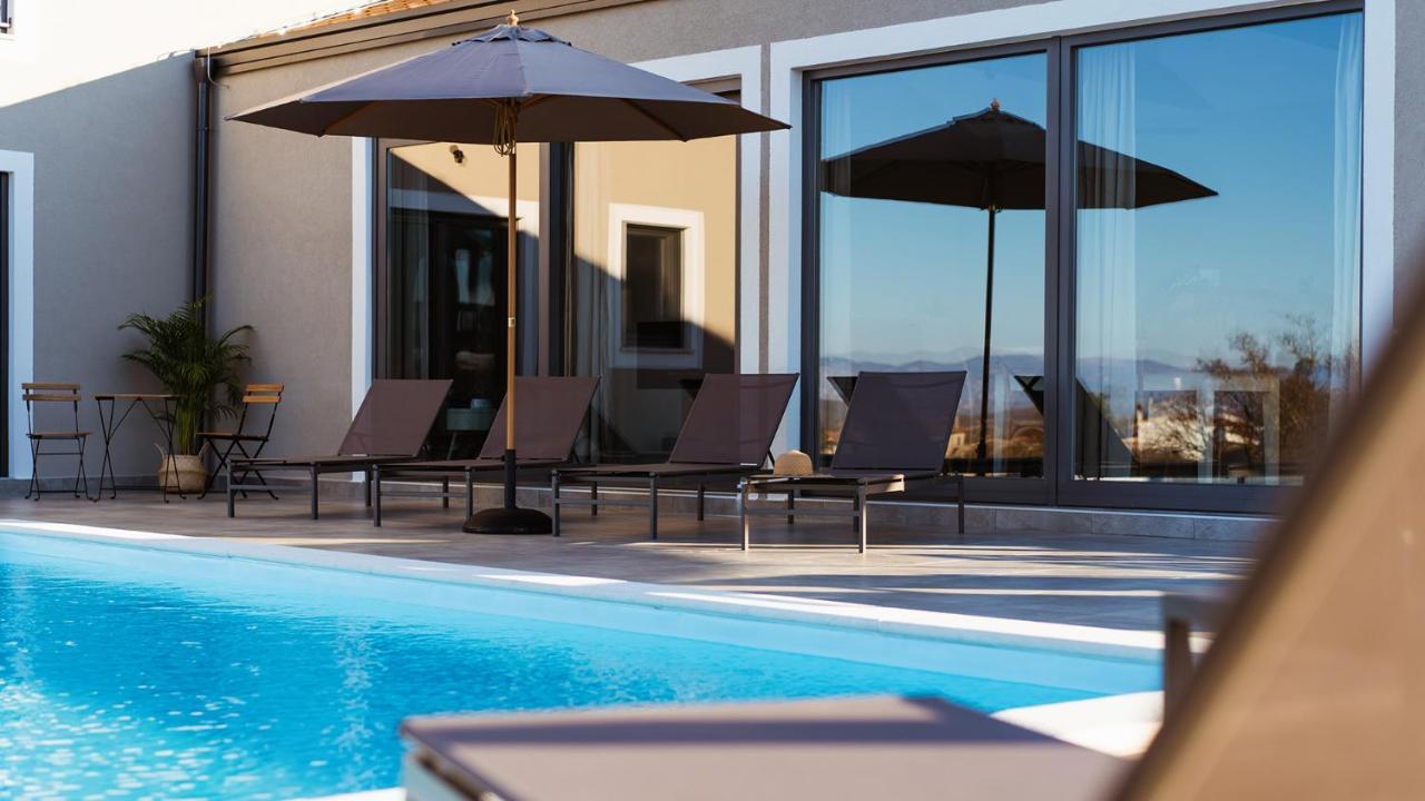 Villa & Jardin - Luxury Villa With Swimming Pool Vrh  Экстерьер фото